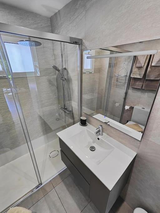 Playa Del Ingles: Beautiful Renovated Apartment San Bartolome de Tirajana  Exterior photo